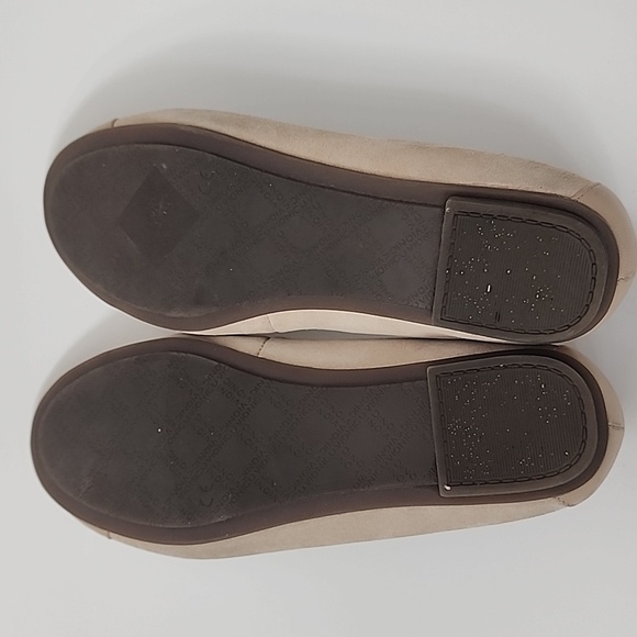 Vionic Minna Ballet Flat Beige Suede with Leather Toe and Heel Size 6 - Picture 10 of 14